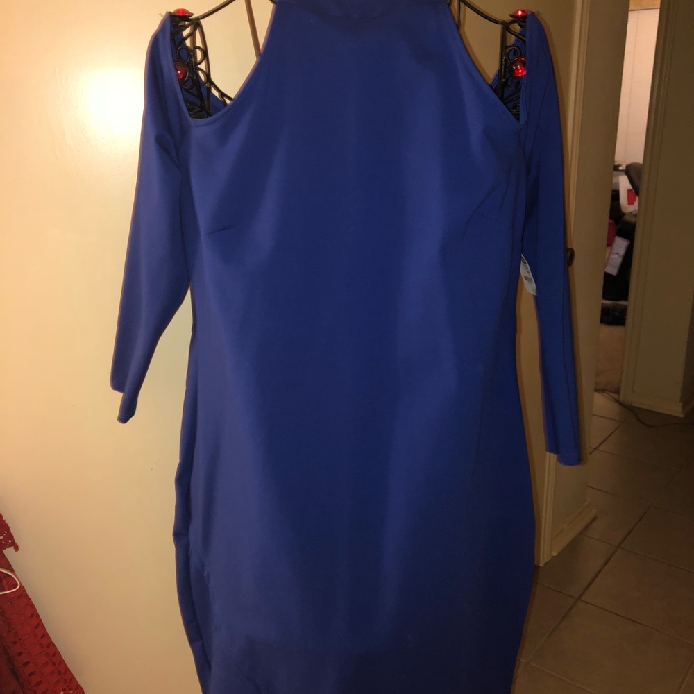 Dress - Picture 3 of 3